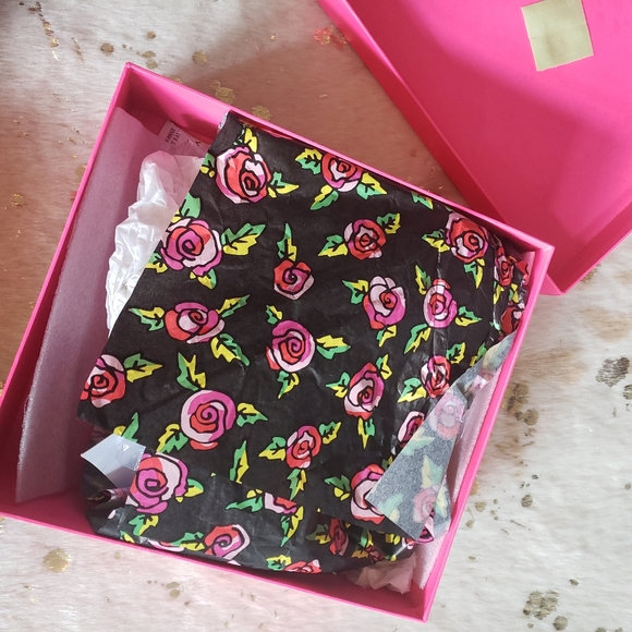 NIB Betsey Johnson 7.5 Dareah Blue Suede Heels - Picture 4 of 7